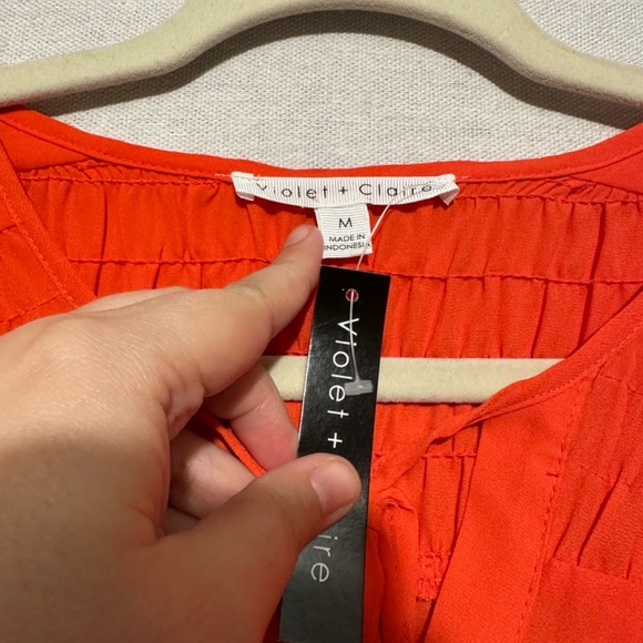 NWT Violet + Claire blouse - size medium - Picture 5 of 7